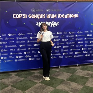 Veteriner Fakültesi Öğrencimiz Rüveyda TOKER, Uluslararası COP31 Türkiye Gönüllülük Programına Seçildi